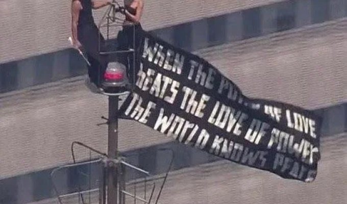 Angela Nikolau and Ivan Birkus climbed the Empire State Building in New York (11 photos + video)