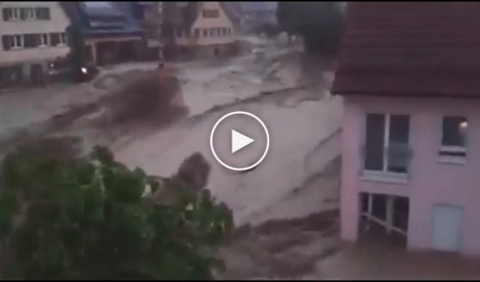 В Германии в результате сильного наводнения погибли люди