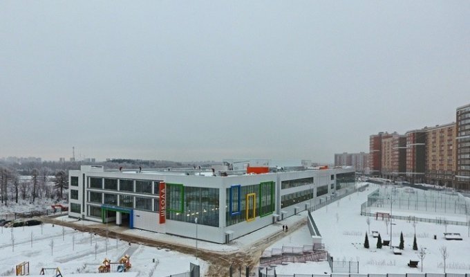 Школу-гигант построили в Новой Москве (21 фото)
