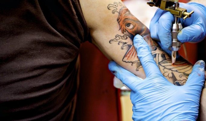 Tattoos increase the risk of developing lymphoma (4 photos)