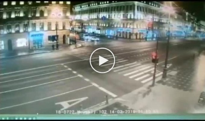 19-летний водитель решил проскочить на красный сигнал светофора