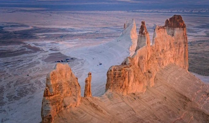 Плато Босжира в Казахстане (4 фото + видео)