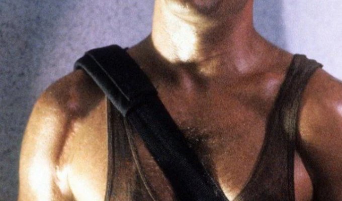 Брюс Уиллиса переселили в отдельный дом на фоне прогрессирующей деменции (2 фото)