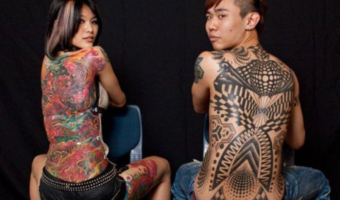 Фестиваль необычных татуировок (24 фото)