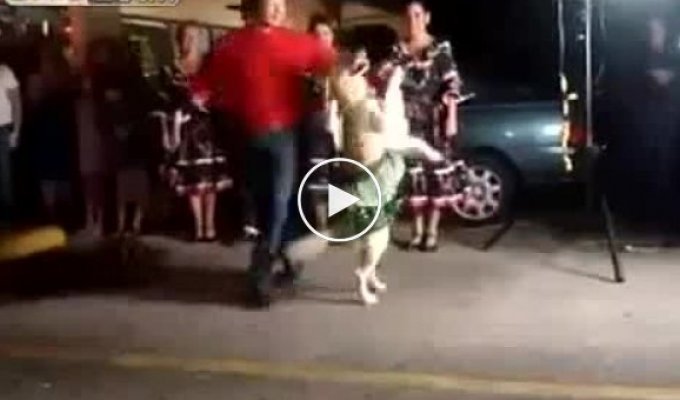 Собака танцевака
