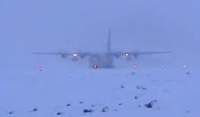 How planes take off in Antarctica