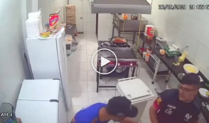 Кухонный работник эффектно отбился от грабителя