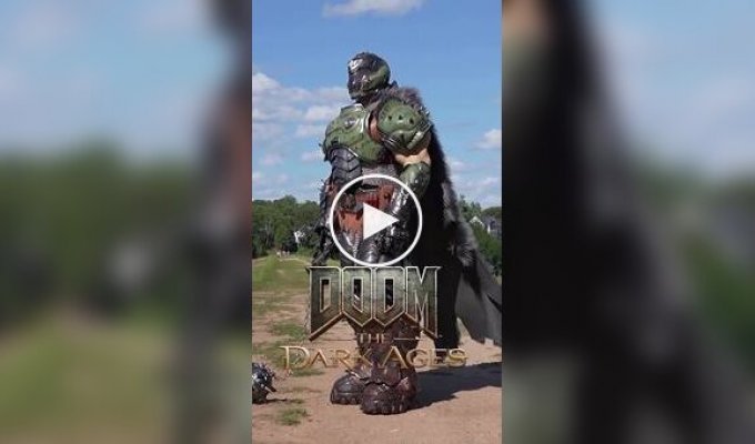 Девушка сделала броню главного героя игры DOOM