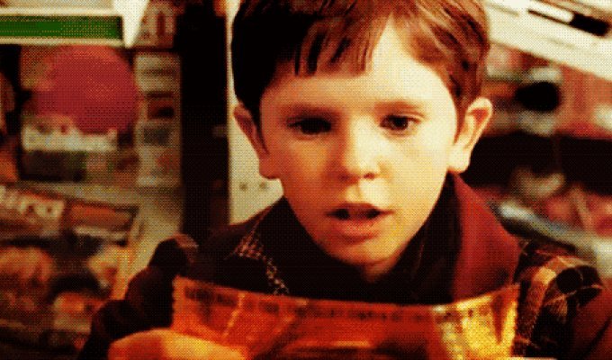 Повзрослевший мальчик Чарли Бакет (Фредди Хаймор) из фильма «Чарли и шоколадная фабрика» (6 фото)