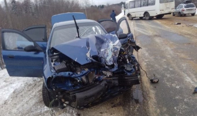 «В аварии есть вина дорожников», — ДТП в Сыктывкаре с пассажирским ПАЗом (4 фото + 2 видео)