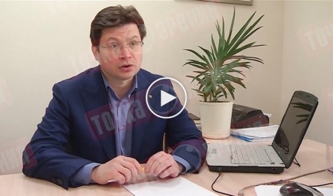 Во время нудного интервью кировского политолога о выборах губернатора завял цветок