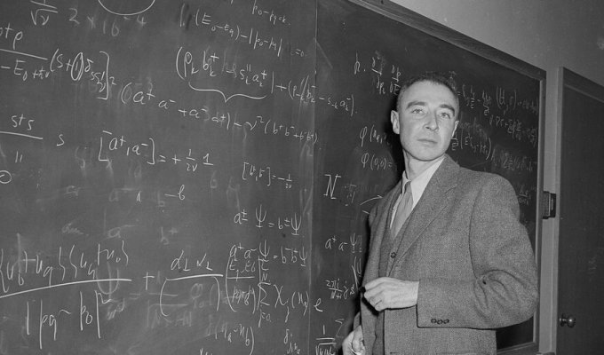 Interesting details about Robert Oppenheimer - the "father of the atomic bomb" (11 photos)
