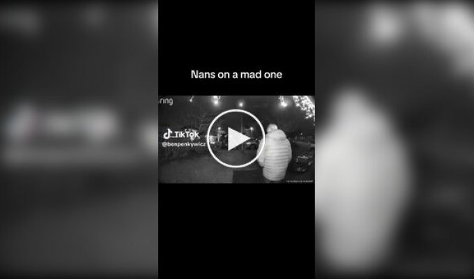 Выход из дома завершился падением на асфальт