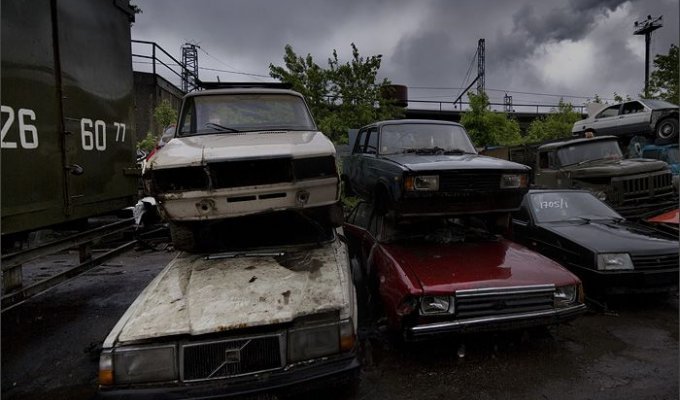 Car dump in Moscow (42 photos)