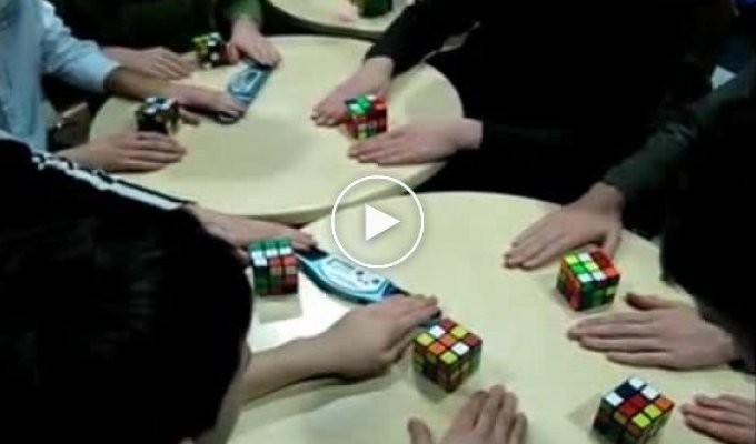 Сообщество анонимных куберов, рекорды по собранию кубиков-рубиков