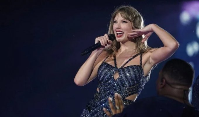 At Taylor Swift's concert in Munich, people ran out of space and occupied the nearest hill (3 photos + 2 videos)