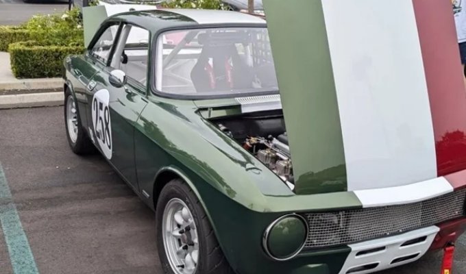 Alfa Romeo GTV с мотором Honda S2000 (8 фото)