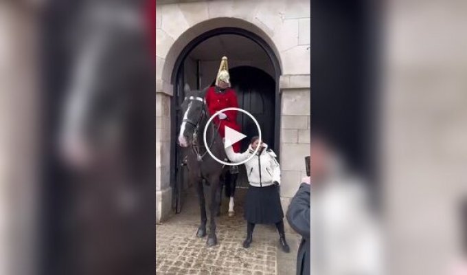 Here are the daily trials that befall the Royal Guard in the UK