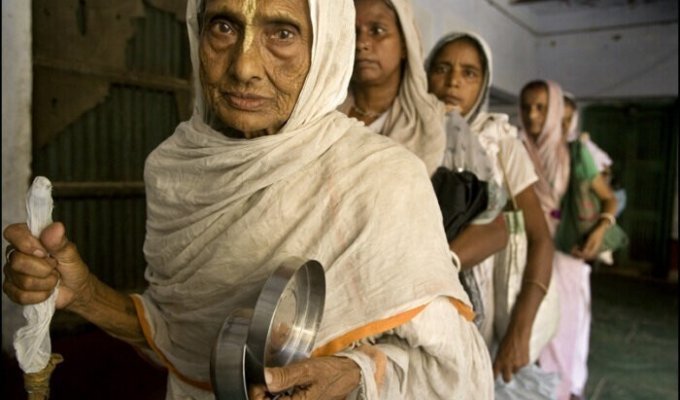 Саті – жахливий ритуал для вдів, який досі існує в Індії (15 фото)