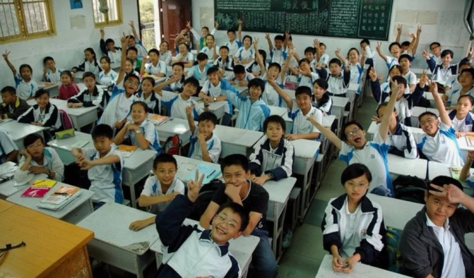 China has banned school homework after 9 pm (4 photos)