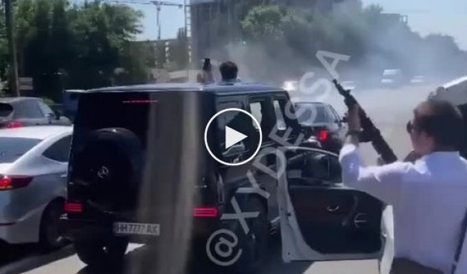 Свадьба, гонки и стрельба. В Одессе чеченскую свадьбу прервали полицейские