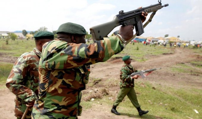 Кенийская оппозиция столкнулась с ОМОНом и полицией (24 фото)