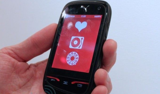 Puma Phone - телефон на солнечных батареях (8 фото + видео)