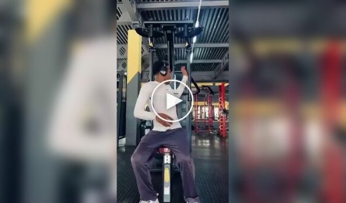 Это был его первый и последний день в качалке