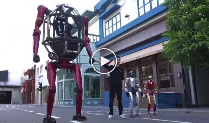 China unveiled the first manned mecha-transformer