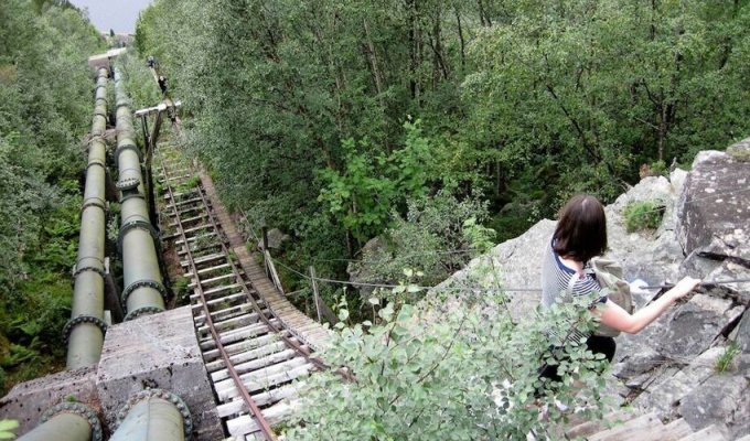 Flerli: the longest wooden staircase in the world, consisting of 4,444 steps (4 photos)