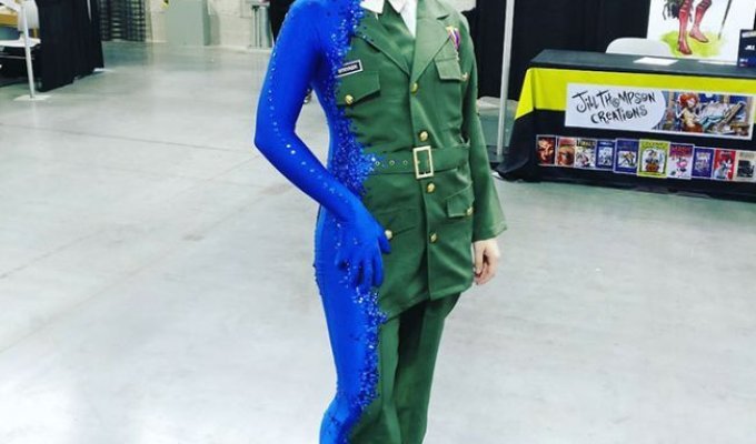 Оригинальный костюм косплеерши на нью-йоркском фестивале Comic Con (3 фото)