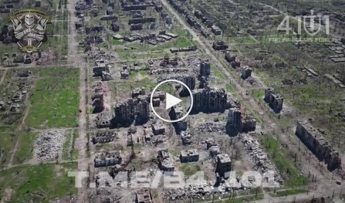 Руины вместо города: кадры разрушенного Торецка в Донецкой области от 101 бригады