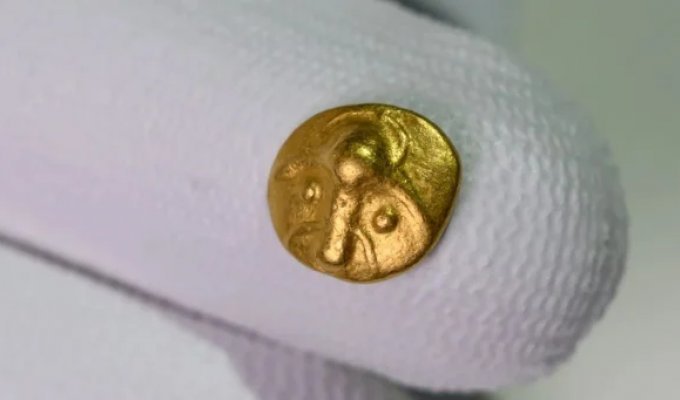 В Лейпциге обнаружена древнейшая золотая монета Саксонии (3 фото)