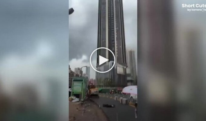 Strong winds turn a suspended cradle into a deadly ride