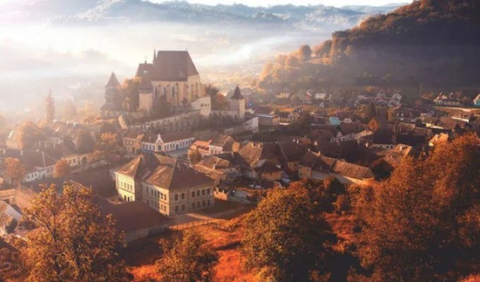 50 reasons to visit Romania (51 photos)