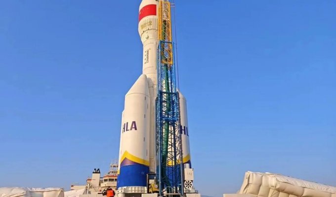 China launched the most powerful solid-fuel rocket (2 photos + 1 video)