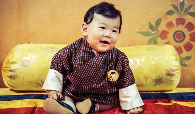 Его высочество, принц Бутана! (6 фото)