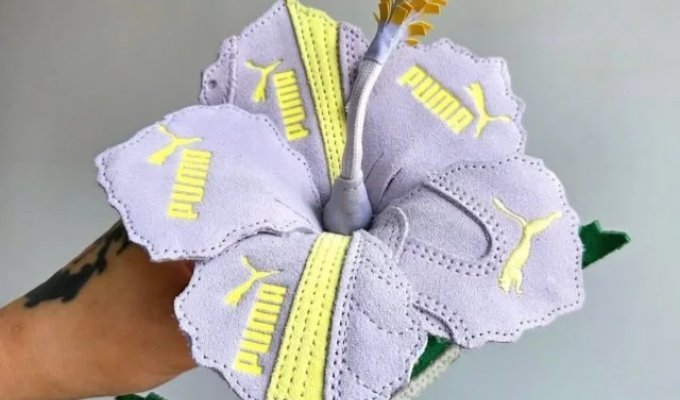 A second life for your sneakers: how old sneakers are transformed into art bouquets (9 photos)