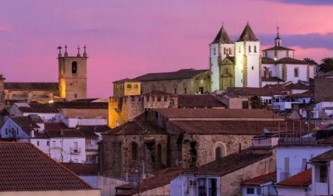 Spain will pay 15 thousand euros to remote workers who move to live in Extremadura (3 photos)