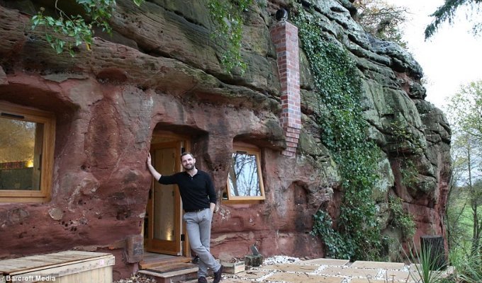 Мужчина превратил пещеру возрастом в 250 миллионов лет в уютное жилище с канализацией, полами с подогревом и доступом в Интернет (15 фото)