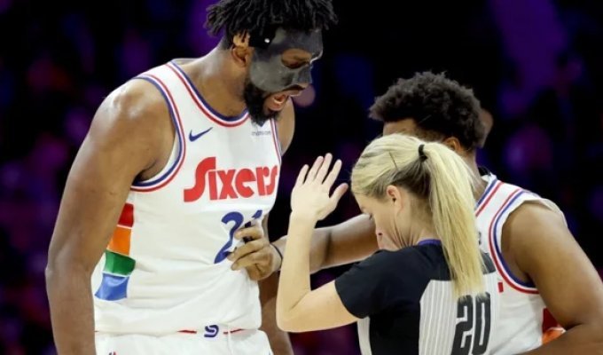 NBA star earned a removal for arguing with a female referee (5 photos + 1 video)