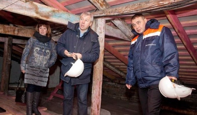 Министр ЖКХ Московской области Евгений Хромушин провел проверку ремонта через фотошоп (3 фото)