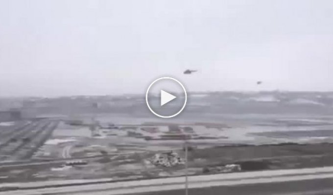 Чечня. Грозный. Боевые вертолеты МИ-8 ВС РФ летают над городом (4 декабря)