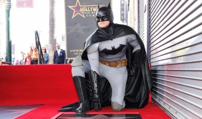 Batman received a star on the Hollywood Walk of Fame (4 photos + 2 videos)