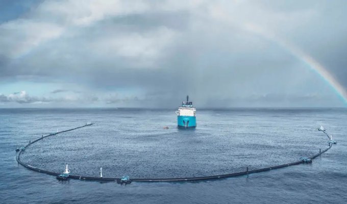 A minute of educational content: look at what the work of the Ocean Cleanup project looks like, in rendering and in practice (2 photos + 1 video)