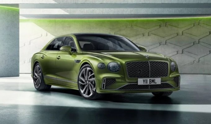 Bentley presented the most powerful Flying Spur sedan in its history (14 photos)