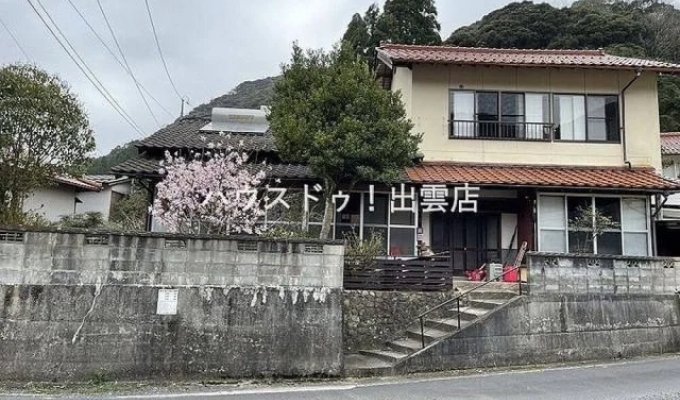 A huge two-story house with a garden is for sale in Japan for only 6 thousand dollars (6 photos)