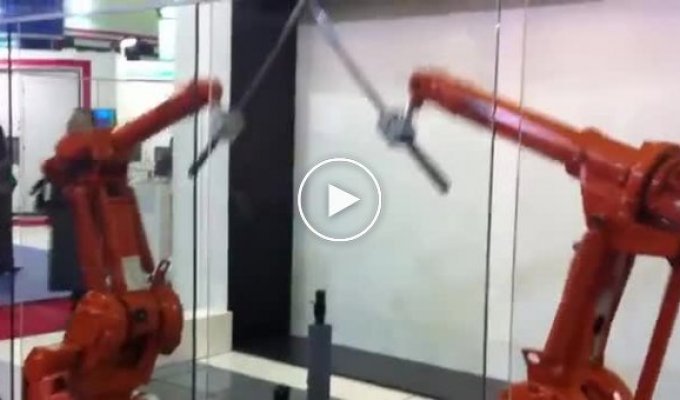 Катана бой двух роботов