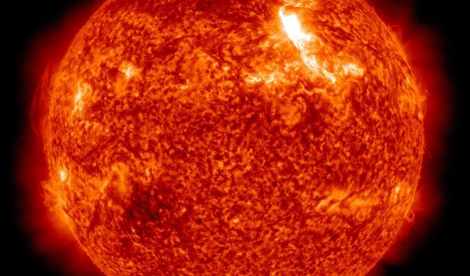 Сильнейшая вспышка на солнце с 2005 года (8 фото)