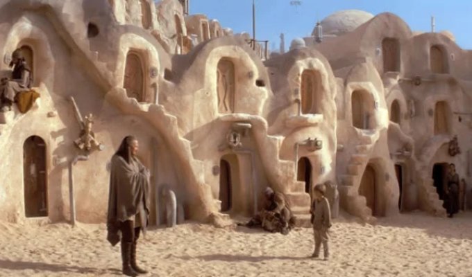 10 Real-World Movie Sets You Can Actually Visit (11 Photos)